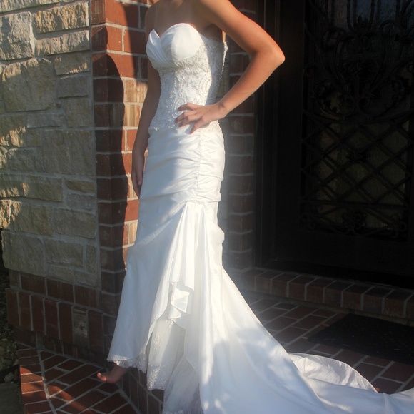 Sottero and Midgley Like NEW Bodycon Wedding Gown Size XS / 2